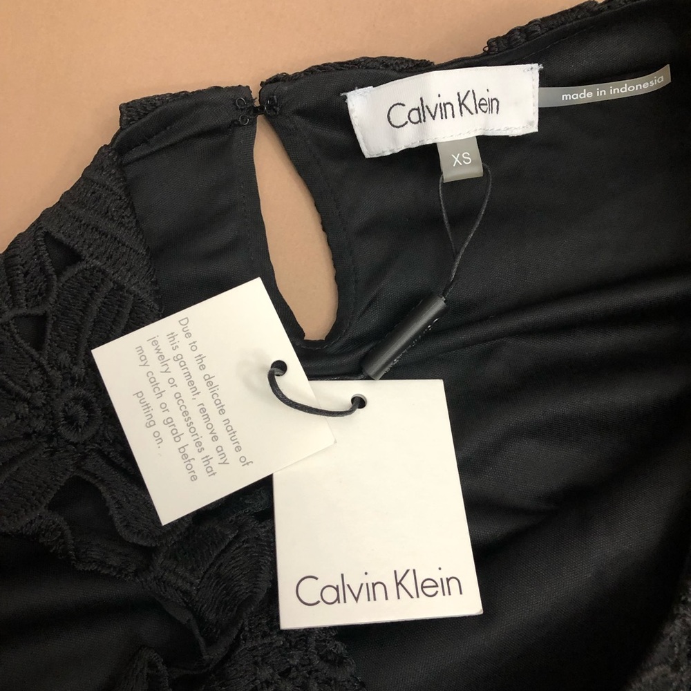 Calvin Klein Black Floral Lace Sleeveless Shell Top - Picture 4 of 16